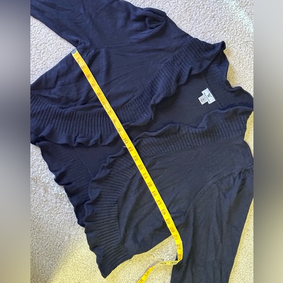 Cropped Ruffled Edge Shrug/Cardigan - Picture 7 of 7